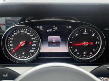 Mercedes Klasa E W213 2019 Mercedes E 220 Automat Bogate wyposażenie 2019, zdjęcie 19