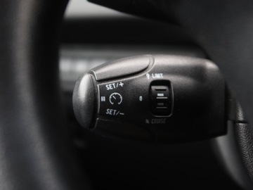 Peugeot 208 I Hatchback 3d 1.2 VTI 82KM 2014 Peugeot 208 1.2 PureTech, Navi, Klima, Tempomat, zdjęcie 15