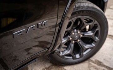  RAM 1500 RAM 1500 5.7 4X4 Crew Cab Limited 399KM 5.7 Benzyna 399KM, zdjęcie 9