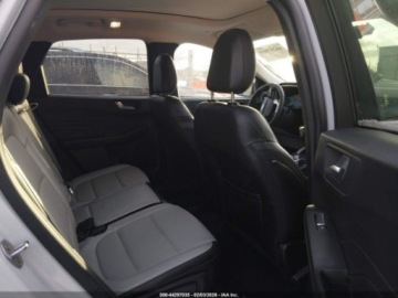 Ford Kuga III 2025 Ford Kuga 2025 r., 2,0L PLATINIUM 4X4 2.0 Benzyna 250KM, zdjęcie 10