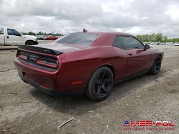 Dodge Challenger III 2018 Dodge Challenger SRT, 2018, porysowany lakier, zdjęcie 4