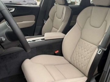 Volvo XC60 II 2026 VOLVO XC60 B5 AWD Ultra Dark Suv 2.0 (250KM) 2026, zdjęcie 3