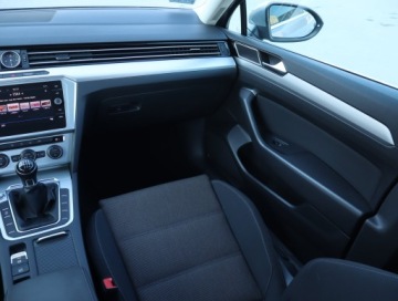 Volkswagen Passat B8 Limousine Facelifting 1.5 TSI EVO 150KM 2019 VW Passat 1.5 TSI, Salon Polska, VAT 23%, Navi, zdjęcie 7