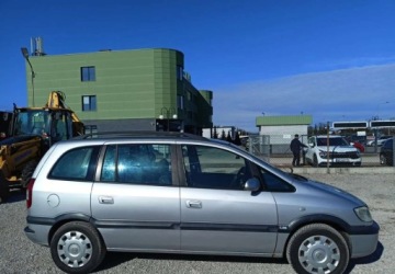 Opel Zafira A 1.8 16V 125KM 2003 Opel Zafira Opel Zafira 1.8 BenzynaLPG 125KM, zdjęcie 4