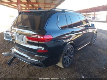 BMW X7 2022 BMW X7 m50i, 2022r., 4x4, 4.4L 4.4 Benzyna 523KM, zdjęcie 3