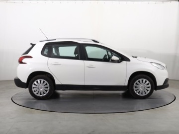 Peugeot 2008 I SUV Facelifting 1.2 PureTech 110KM 2017 Peugeot 2008 1.2 PureTech, Salon Polska, Navi, zdjęcie 5