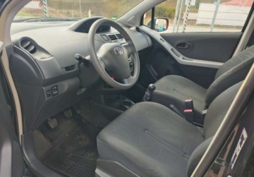 Toyota Yaris II Hatchback 5d 1.0 VVT-i 69KM 2010 Toyota Yaris ZADBANA Brak Korozji Klima Elektryka Gwarancja Benzyna, zdjęcie 13