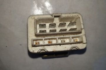 RELÉ MITSUBISHI GALANT IV SEDAN (E3_A) E8T06975 1991