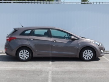 Hyundai i30 II Wagon 1.4 CVVT 100KM 2013 Hyundai i30 1.4 CVVT, Klima, Tempomat, Parktronic, zdjęcie 5