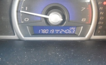 Honda Civic VIII Sedan 1.8 i-VTEC 140KM 2006 Honda Civic 2006r, 1.8 Benzyna, Delikatnie uszkodzony przod i tyl. Jezdzi., zdjęcie 11