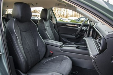 Volkswagen Passat B8 Variant Facelifting 1.5 TSI EVO 150KM 2024 Volkswagen Passat Elegance 1.5 TSI 150 KM DSG,, zdjęcie 14