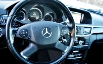 Mercedes Klasa E W212 Limuzyna 350 CDI BlueEFFICIENCY 231KM 2009 Mercedes-Benz Klasa E 4-Matic , Automat, Ledy, 3.0 Diesel 231KM, zdjęcie 23