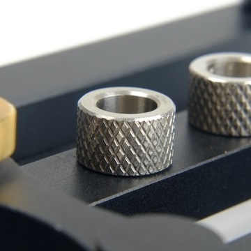 Дюбель столярный ручной самоцентрирующийся со сменными втулками 6, 8, 10 мм.