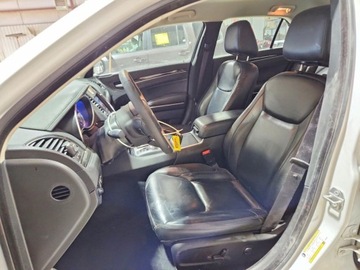 Chrysler 300C II 2023 Chrysler 300 Touring L 2023 3.6 Benzyna 292KM, zdjęcie 7