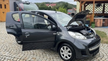 Peugeot 107 Hatchback 5d 1.0 12V 68KM 2010 Peugeot 107 1.0 Benz 68KM z Niemiec **122.000km**, zdjęcie 12