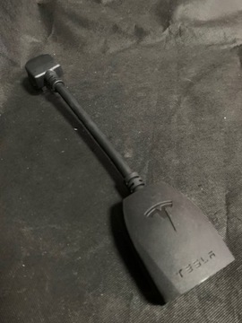 Tesla S X adapter IP44 10A ANGLIA 1041514-00-A