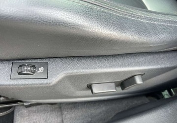 Peugeot 5008 I Minivan 2.0 HDi FAP 150KM 2012 Peugeot 5008 2.0D 150KM 6Bieg.ALU17Zima SkorGrzane Panor.Hak Navi Ledy Xen, zdjęcie 21