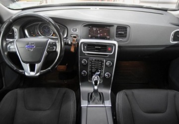 Volvo V60 I Kombi Facelifting 1.5 T3 DRIVE-E 152KM 2017 Volvo V60 Polski salon _ Automat _ Benzyna 152KM 1.5 Benzyna 152KM, zdjęcie 5
