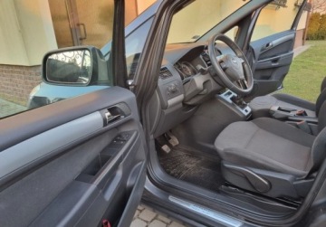 Opel Zafira B 1.6 Twinport ecoFLEX 115KM 2010 Opel Zafira 1.6I LPG 7-osob Zadbane Polecam. 1.6 BenzynaLPG 115KM, zdjęcie 19