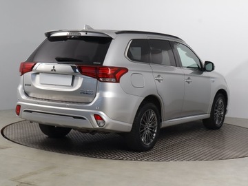 Mitsubishi Outlander III 2019 Mitsubishi Outlander 2.4 PHEV, Serwis ASO, 4X4, zdjęcie 4