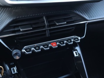 Peugeot 2008 II SUV 1.2 PureTech 100KM 2021 Peugeot 2008 1.2 PureTech, Salon Polska, zdjęcie 17