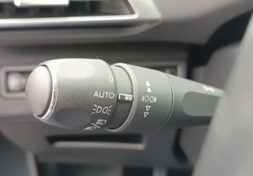 Peugeot 3008 II Crossover 1.2 PureTech 130KM 2017 Peugeot 3008 Bezwypadkowy - serwis - wersja Allure 1.2 Benzyna 131KM, zdjęcie 38