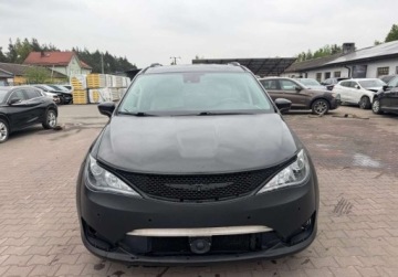 Chrysler Pacifica II 2018 Chrysler Pacifica 2018 Chrysler Pacifica kamery 360 auto w Polsce po akcyz, zdjęcie 8