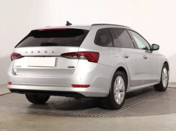 Skoda Octavia IV Liftback 1.5 TSI EVO 150KM 2022 Skoda Octavia 1.5 TSI, Salon Polska, zdjęcie 4