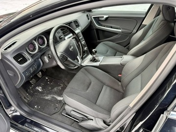 Volvo V60 I Kombi 2.0 D3 163KM 2012 Volvo V60 R-Design 2.0d D4 163KM 5cylinów Manual, zdjęcie 9
