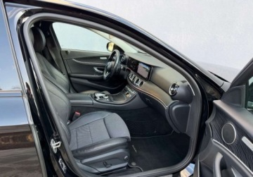 Mercedes Klasa E W213 Limuzyna 2.0 220d 194KM 2019 Mercedes-Benz Klasa E 195KM 220d 4matic salon Polska kamera 2.0 Diesel, zdjęcie 8