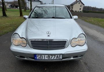 Mercedes Klasa C W203 Sedan W203 2.1 (C 200 CDI) 116KM 2003 Mercedes-Benz Klasa C Dwa komplety kol 2.1 Diesel 116KM, zdjęcie 1
