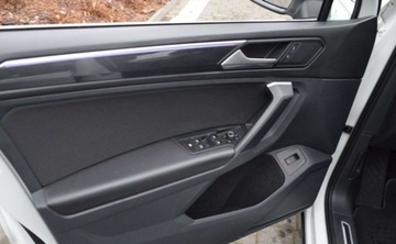 Volkswagen Tiguan II SUV Facelifting 2.0 TDI 150KM 2021 Volkswagen Tiguan 2,0 TDI DSG FULL LED MATRIX Kamera Nawigacja 2.0 Diesel, zdjęcie 21