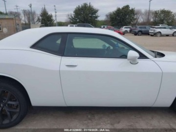Dodge Challenger III 2022 Dodge Challenger 2022r., SXT, od ubezpieczalni 3.6 Benzyna 303KM, zdjęcie 7