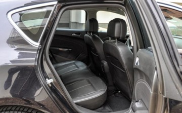 Opel Astra J Hatchback 5d 2.0 CDTI ECOTEC 160KM 2009 Opel Astra 2,0CDTI (160KM) Automat Skory 2.0 Diesel 160KM, zdjęcie 11