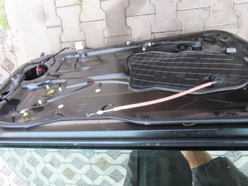 AUDI A3 8P 3D DVEŘE LEVÝ PŘEDNÍ