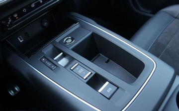 Citroen C5 Aircross SUV Facelifting 1.5 BlueHDi 131KM 2023 Citroen C5 Aircross BlueHDi Shine EAT8 Jak Nowy 1.5 Diesel 130KM, zdjęcie 8