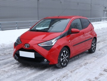 Toyota Aygo II Hatchback 3d Facelifting 1.0 VVT-i 72KM 2018 Toyota Aygo 1.0 VVT-i, Salon Polska, Automat, zdjęcie 1
