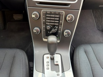 Volvo V60 I Kombi 1.6 T4 180KM 2011 Volvo V60 T4 180 KM Automat Podgrzewane fotele, zdjęcie 22