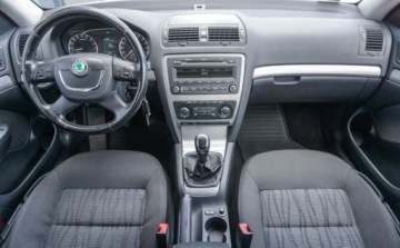 Skoda Octavia II Kombi 1.6 TDI CR DPF 105KM 2011 Skoda Octavia Skoda Octavia 1.6 TDI 105KM 1.6 Diesel 105KM, zdjęcie 36