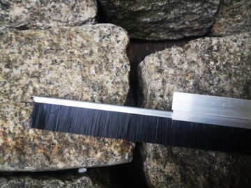 ЩЕТОЧНАЯ УПЛОТНИТЕЛЬНАЯ ПОЛОСКА ДВЕРИ 1М 14ММ