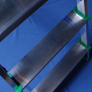 ОТДЕЛЬНО СТОЯЩАЯ АЛЮМИНИЕВАЯ ЛЕСТНИЦА DRABEX TP 1205 5+1