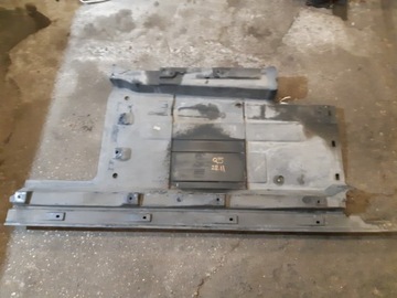 AUDI Q5 8R КРЫШКА ПАНЕЛЬ ПОЛА ШАССИ СПРАВА 8R0825208B