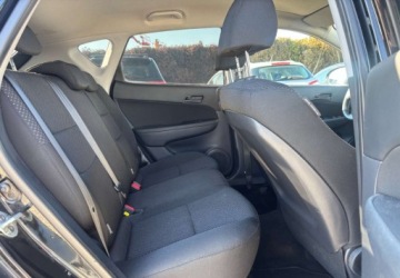 Hyundai i30 I CW Facelifting 1.4 DOHC 109KM 2011 Hyundai i30 Niski Przebieg 1.4 Benzyna 109KM, zdjęcie 13