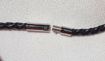 Плетеное кожаное колье с подвеской Poker Card