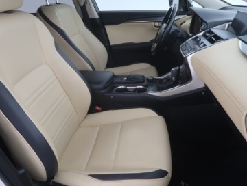 Lexus NX I SUV 300h 197KM 2017 Lexus NX 300h, Salon Polska, Serwis ASO, 4X4, zdjęcie 8