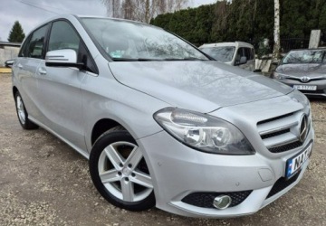 Mercedes Klasa B W246 Sports Tourer 180 BlueEFFICIENCY 122KM 2013 Mercedes-Benz Klasa B Bogata wersja 1.6 Benzyna 122KM, zdjęcie 4