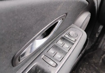 Renault Megane III Hatchback 1.5 dCi FAP 90KM 2011 Renault Megane 2011r, 1.5DCI VAN, Lekko uszkodzony tyl. Jezdzi. 1.5 90KM, zdjęcie 9