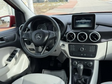 Mercedes Klasa B W246 Sports Tourer 180 BlueEFFICIENCY 122KM 2015 Mercedes B 180 LIFT 1.6 Benz 122KM NISKI PRZEBIEG!, zdjęcie 8