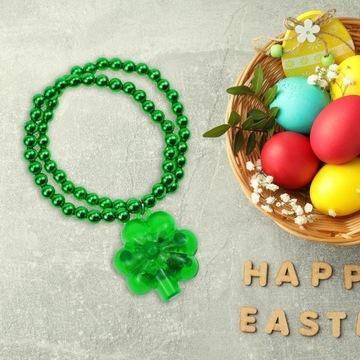 СТ. Колье из бисера ко Дню Святого Патрика с украшением в виде листьев Святого Патрика