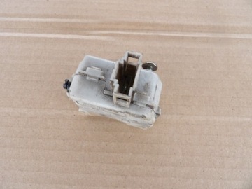 DÍL UPEVŇUJÍCÍ ZÁMEK CENTRÁLNÍ VOLKSWAGEN OE 3B0 959 781A